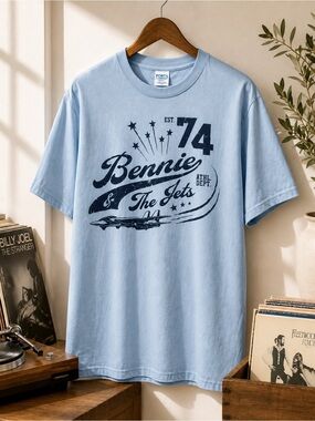 Bennie & The Jets ’74 Graphic Tee | Retro Music T-Shirt | Unisex L